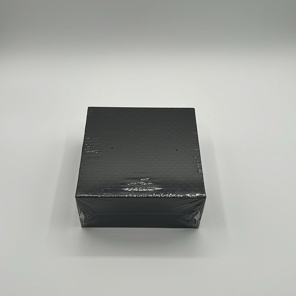 NWT  Sticky Bra + Nipple Covers + Boob Tapes + Gift Box  Size C nude - Picture 4 of 5